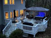 LakePath Beach House - XL hot tub, walk to beach