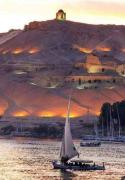 القارب في نهر النيل القارب في نهر النيل
