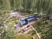 Holiday home with outdoor Jacuzzi and Sauna