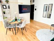 Stylish Apartment Getaway with self check-in and free parking lot