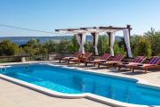Villa Orhid near Split, heated pool