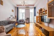 Charming 2BDR Apartment in Historic Center With Parking