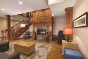 Country Inn & Suites by Radisson, Forest Lake, MN