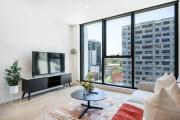 Bright 1B West Melbourne apt w free parking #MV09
