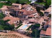 Maison accueillante à Orgnac-lAven avec piscine partagée