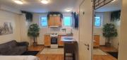 Studio apartment near metro and forest!
