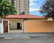 Casa da Vó Loy e seu espaço verde