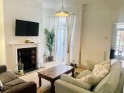 Newly Refurbished City Centre House With Parking