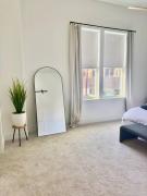 Comfortable Modern Home in Downtown Houston - Sleeps 10