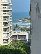 Guarujá.Pitangueiras