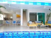 Beachside 3-Bedroom Townhouse w Private Pool at 70 Meters from Beach
