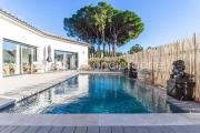 Villa SurgaBali - swimming pool and 300m from the beach