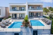 Holiday house with a swimming pool Vinisce, Trogir - 22073