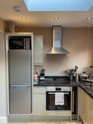 Lovely 2 bedroom ground floor flat with garden.