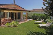 Villa Daniela con giardino privato recintato e barbecue, vicino alla spiaggia