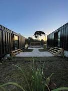 Apart Containers, Acantilados