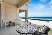 Belle Escapes - Beachfront Balcony Glenelg