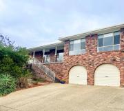 Glens Haven with Lakeviews and Outdoor Firepit