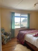 The Woolshed and Farmhouse Blue, Bruny Island