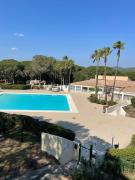 Studio cabine vu sur piscine