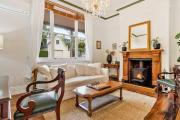 Historic Home close to CBD 3Brm with views