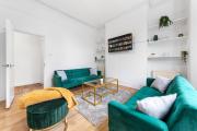 2-BR Brixton Apartment, Stylish Comfort in Central Location