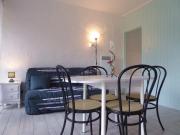 Charmant T2 rénové, proche plage et commerces, balcon, parking, accepte petits animaux - FR-1-776-56