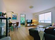 Modern comfy stylish & convenient large apartment