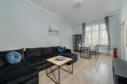 Spacious 3-Bedroom Apartment Plac Grunwaldzki Wrocław by Renters