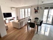 GRAND T2 MODERNE CARRÉ Or PROCHE VELODROME ET MER