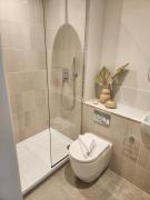 Kings Mews Elegance: City Sparrows Premier 3-Bedroom Residences