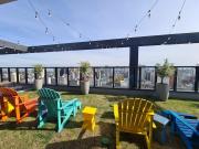 Apartamento ensolarado em condomínio clube