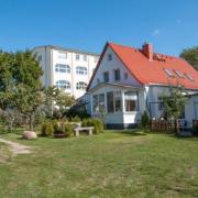 Großer Gartenbungalow Nr 3 mit Terrasse - Strandvogtei Sellin