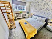 3BR House for 6, Free Parking, Walk to Town - 14 Millers Close 3BR House for 6, Free Parking, Walk to Town - 14 Millers Close