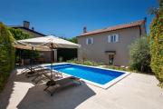 Villa Vin with 2 bedrooms and pool in Porec