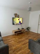 Home Sleeps5-Netflix-parking-near City Centre-Etihad-Coop Live