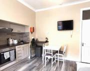 Cosy Central Studio off OConnell FAST WIFI