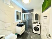 10 minutes to the center, 2 minutes to the metro