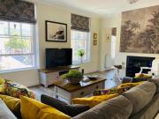 Cobblers Rest in Central Bakewell with Free Parking