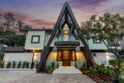 ELIVAAS 6 BHK Farmstay with Pvt Pool & Garden - Esh