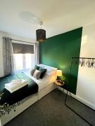 Green Suite - Central Reading - Relocators - Work