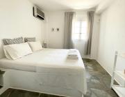 Top Aspro Chorio Paros