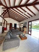 Hermosa Finca Vacacional con Piscina y Lago