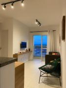 Apto completo com 02 quartos climatizados, estacionamento e portaria 24 horas, próximo ao Aeroporto!