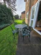 Top Leavesden Green