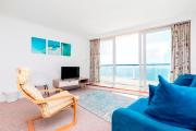 SOUTHBOURNE SANDS by BOURNECOAST - A Clifftop Apartment with Balcony and SEA VIEWS Just Minutes from Sandy Beaches - FM1410