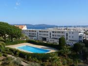 Studio climatisé, accès piscine, terrasse, proche plage et commerces - FR-1-226B-179