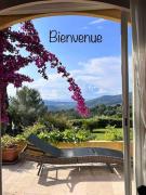 Villa Grasse vue mer exceptionnelle 8P piscine intérieure