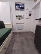 Bright small studio Paris Saint Ouen