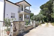 Apartments with a parking space Sveti Ivan, Umag - 22472